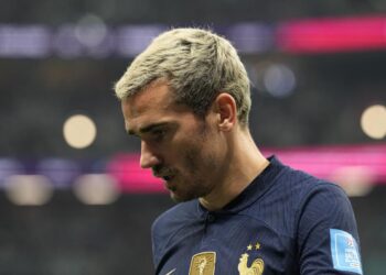 Futbolista francés Antoine Griezmann anuncia su retirada internacional