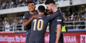 Inglaterra se recupera y supera 3-1 a Finlandia